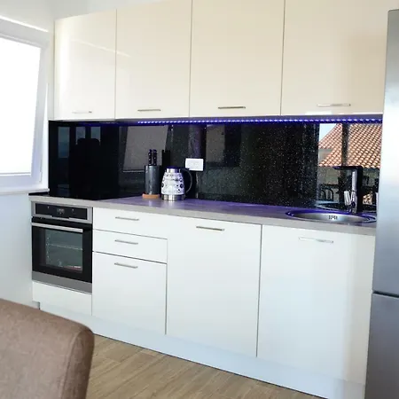 Apartman Aqua 2 Apartment *